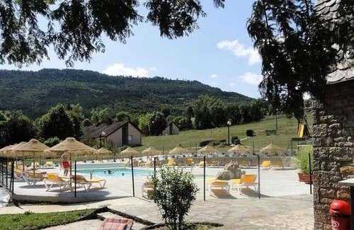Mende Maison | Village de Gîtes Le Colombier - Gîte 12 Personnes