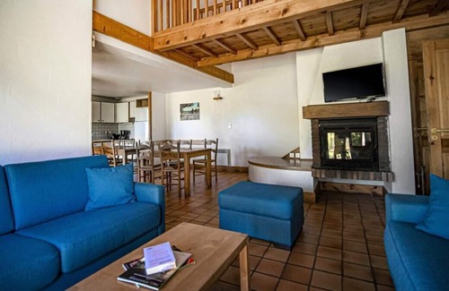 Mende Maison | Village de Gîtes Le Colombier - Gîte 12 Personnes