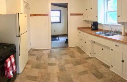 Gowanda Maison | Village Retreat, with four bedrooms and large yard