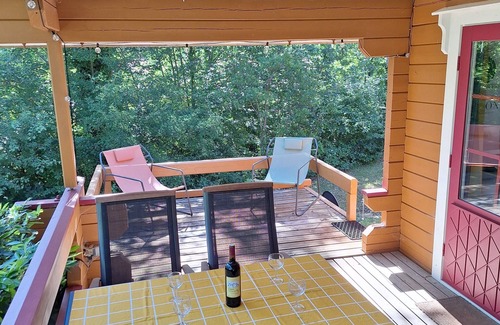 Mauroux Chalet De Ski | VILLAGE VACANCES le Lot. Chalet: Swimming pool, Tennis court, Boules pitch, Children's games.