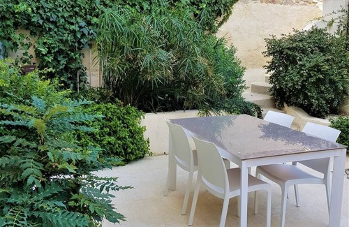 Le Somail Maison | Gîte l'Accent d'ici, location de 3 chambres avec clim, patio et bassin