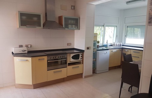 Olivella Maison | VILLAILUSIONS, RESORT AT 15KM SITGES. Swimming pool, sauna, spa, billiards, table soccer, barbecue.