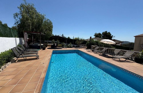 Olivella Maison | VILLAILUSIONS, RESORT AT 15KM SITGES. Swimming pool, sauna, spa, billiards, table soccer, barbecue.