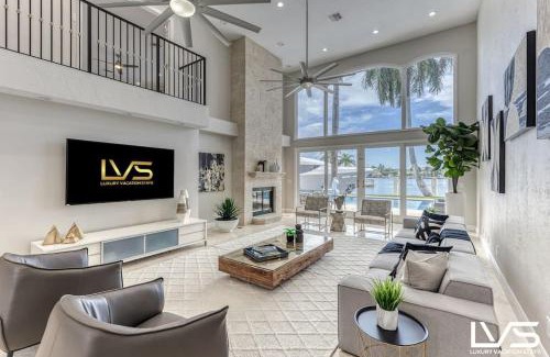 Sunrise Key Maison | VillaKey- LUXE Waterfront Villa 5Min to Beach