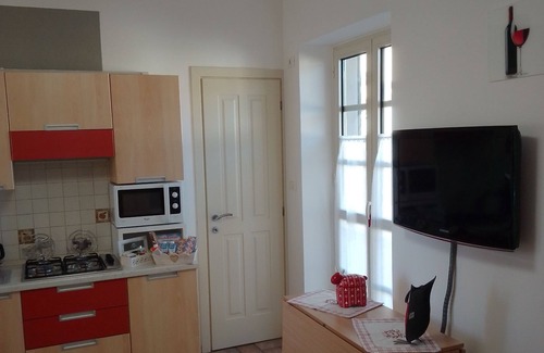 Villanova d'Asti Appartement | Villanova d 'Asti Centro - Studio apartment with penthouse terrace overlooking the Church of the Batù