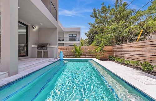 Tarpon River Maison | ***VillaPlaya brand new home, modern style resort!