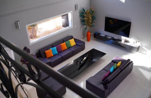 Cannes-et-Clairan Maison | VILLAS BEAUMONT avec piscine et jacuzzi proche D'UZES ET ANDUZE