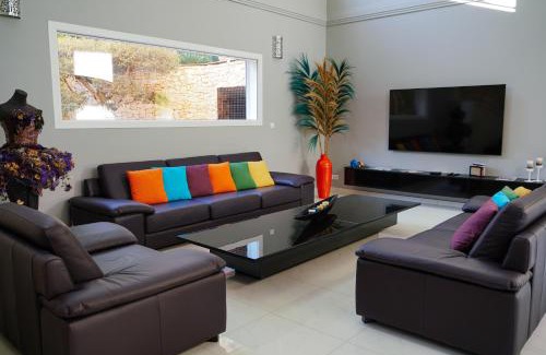 Cannes-et-Clairan Maison | VILLAS BEAUMONT avec piscine et jacuzzi proche D'UZES ET ANDUZE