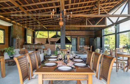 Aguas Mornas Maison | Villas Mornas Jacuzzi Piscina Lareira Eventos