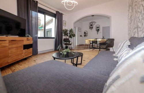 Vallieres Maison | VILLE ET VOLCANS - Maison 9 couchages avec garage et extérieur