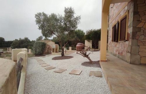Sant'Anna Arresi Maison | Villetta con giardino privato.