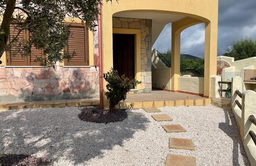 Sant'Anna Arresi Maison | Villetta con giardino privato.