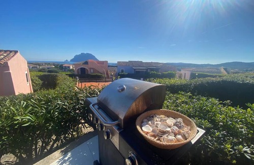 Porto San Paolo Maison | Villetta girasole, piscina, vista mare, Wifi