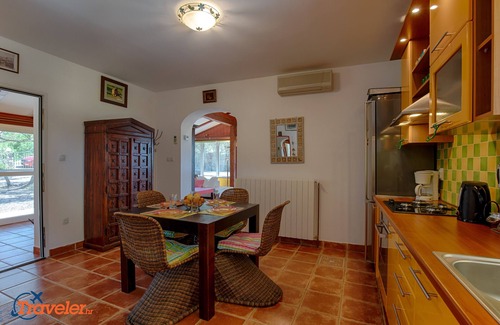 Skrbcici Maison | Maison de vacances romantique avec piscine, entourée d'oliviers, dans une nature magnifique