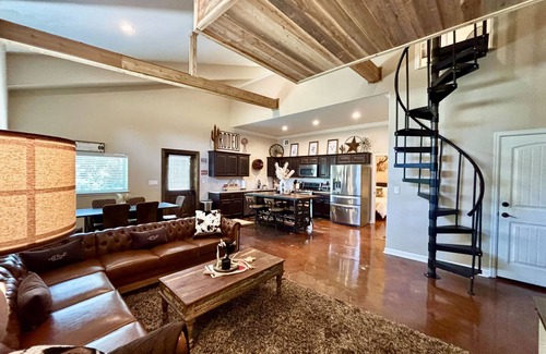 New Ulm Cottage | Vineyard Estate with 3 Serene, Luxurious Cottages