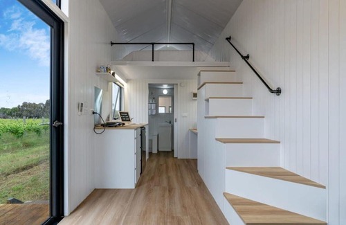 Toolleen Maison | Vineyard Retreat by Tiny Away