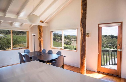 Cambridge Maison | Vineyard Stay - 15 mins to city 7 mins to airport