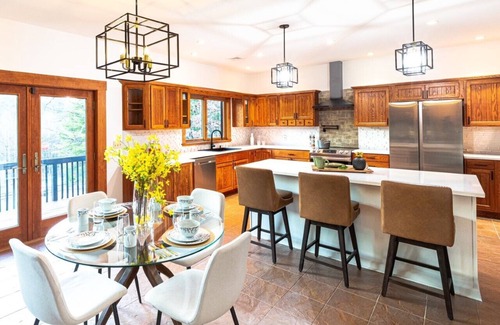Stroudsburg Cabine | Vineyard w/ mountain views - minutes to ski and waterparks
