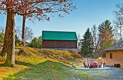 Stroudsburg Cabine | Vineyard w/ mountain views - minutes to ski and waterparks