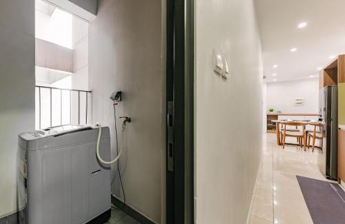 Trung Hoa Nhan Chinh Appartement | Vinhomes D'Capitale 2-bedroom Apartment with Bath tub and Lake View