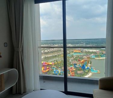 District 9 Appartement | Vinhomes Grand Park 2BR Chillin Home Best View