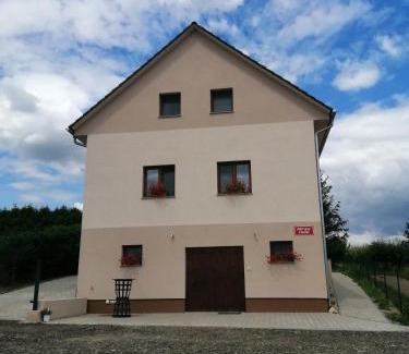 Drnholec Maison | Vinný sklep u Malíků