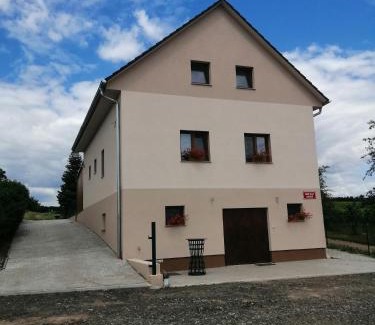 Drnholec Maison | Vinný sklep u Malíků