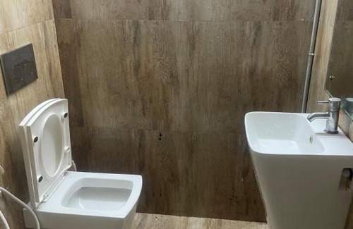 Vadapalani Appartement | Vinoth home stay service apartment