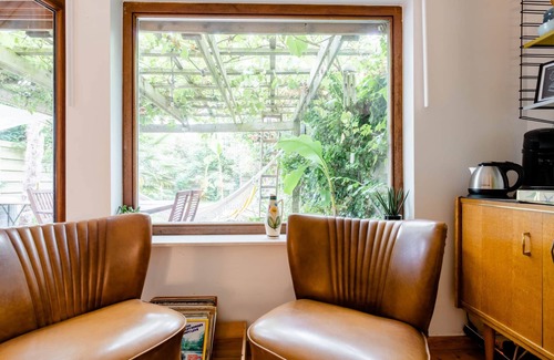 Ghent Maison | Vintage and botanical house with hot tub, sauna and bikes