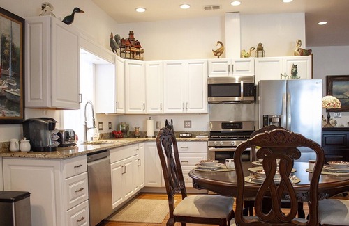 Dallas Appartement | Vintage / antique 1200 sq. ft. interior studio & parking