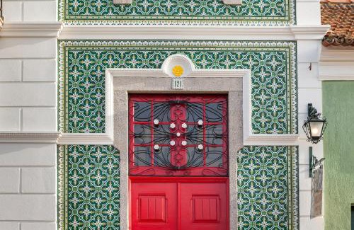 Ovar Maison | Vintage Balcony Guesthouse & Suites