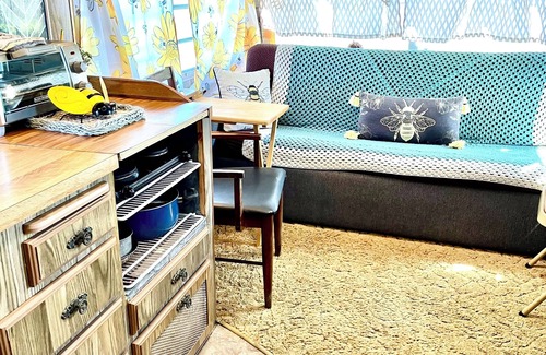 Farmersville Station Maison | Vintage camper with fabulous views of the rolling hills of Western New York