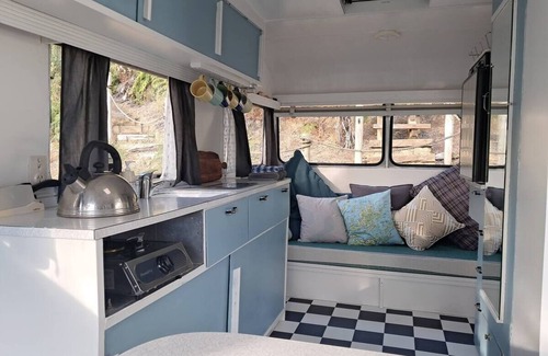 Moetapu Bay Maison | Vintage Caravans by the Sea