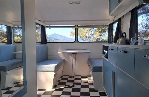Moetapu Bay Autre | Vintage Caravans by the Sea