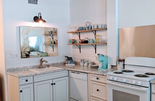 Jim Thorpe Appartement | Vintage Charm Studio: Unique Retreat on the East Side
