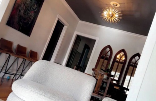 Rogers Park Appartement | Vintage City Chic: The Artist's Haven. 5 Blocks from Lake Michigan!