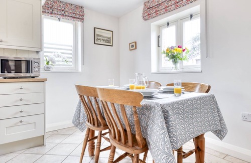 Shellingford Cottage | Vintage Family Barn Conversion near Faringdon