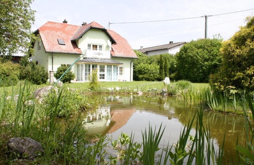 Ferlach Maison | Vintage Holiday Home in Ferlach with Barbecue