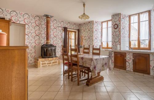Nouart Maison | Vintage Holiday Home in Nouart
