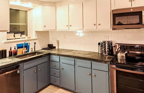 Allentown Maison | Vintage Home Near PPL/Dorney/SKI/Bethleham + DeSales University & More