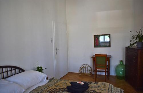 Funfhaus Maison | vintage private rooms - ONLY for LGBTQIA, women and Allies