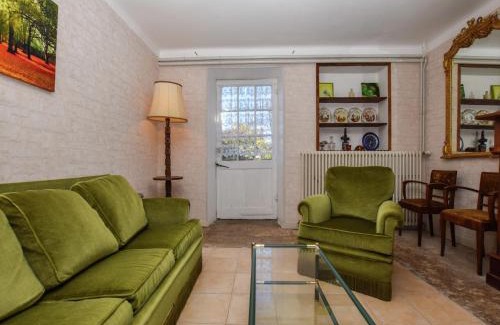 Montfaucon Maison | Vintage Retreat in Montfaucon