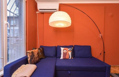 Lozenets Appartement | Vintage Spot - Colorful One-Bedroom Apartment by Flat Mаnager