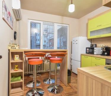 Lozenets Appartement | Vintage Spot - Colorful One-Bedroom Apartment by Flat Mаnager