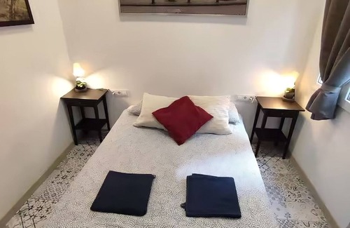 Sant Adria de Besos Appartement | 1920 Studio4 WiFi, AC, Kitchen, Bathroom, TV, Washing Machine, Nespresso MicroWa