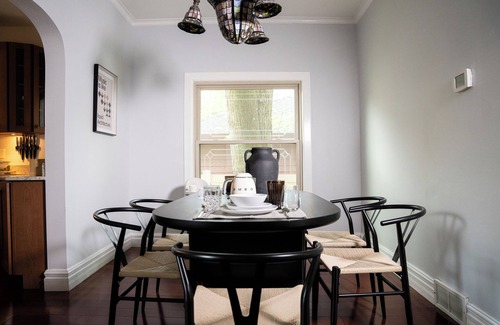 Oak Park Maison | Vintage Urban Retreat