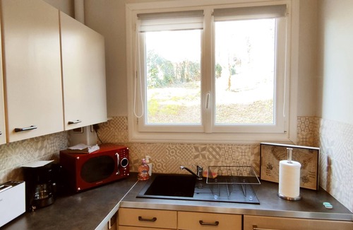 Saumur Appartement | Violettes Blanches ★ Cosy★ Parking privé ★ TV ★ WiFi