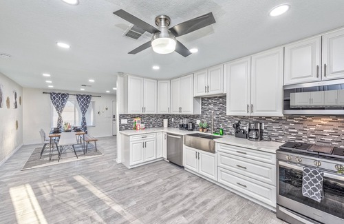 Midway Maison | VIP DESIGN HOUSE!!! private pool big backyard