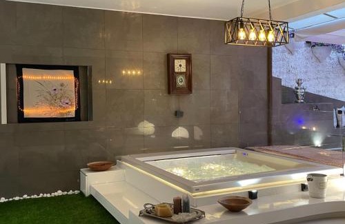 La Spezia Historic Centre Appartement | Vip garden jacuzzi seaview in the hearth of downtown