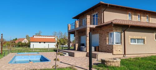 Balatonszarszo Maison | Virág Vendégház Balatonszárszó